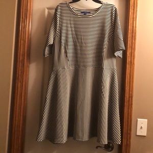 Short Sleeve Dress with Pockets!